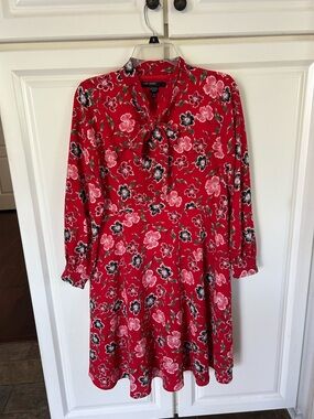 Maggy London Red Floral Tie-Neck Long Sleeve Dress Size 4. Gorgeous!!!
